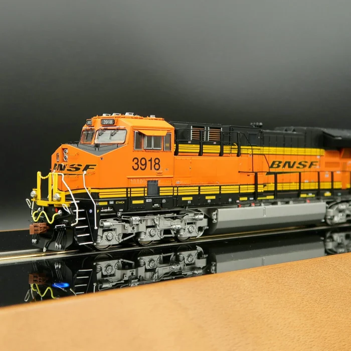 HO 1/87 Train Model American SCALETRAINS ESU Digital Sound Effect GE ET44AC Internal Combustion BNCF Rail Car Toy - Image 4